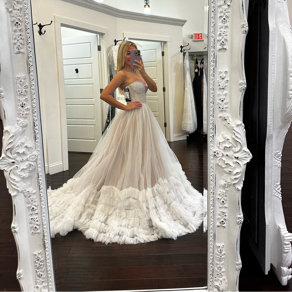 SELLING THIS BRAND NEW WHITE SHEERI HILL PROM DRESS!! Never been worn. - Picture 3 of 7